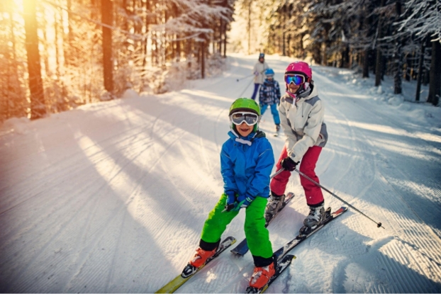 Как правильно одеть ребенка для катания на лыжах: советы и рекомендации