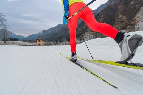 Как выбрать беговые лыжи: советы для новичков