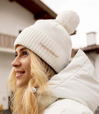Шапка с помпоном Nordski Street кремовая