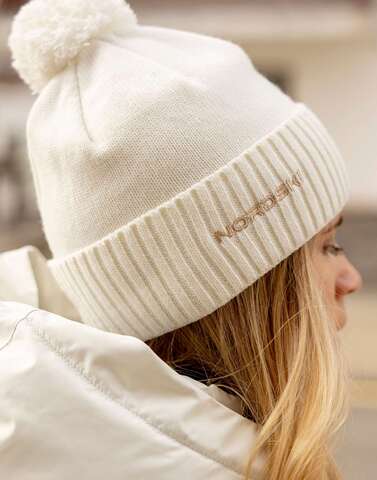 Шапка с помпоном Nordski Street кремовая