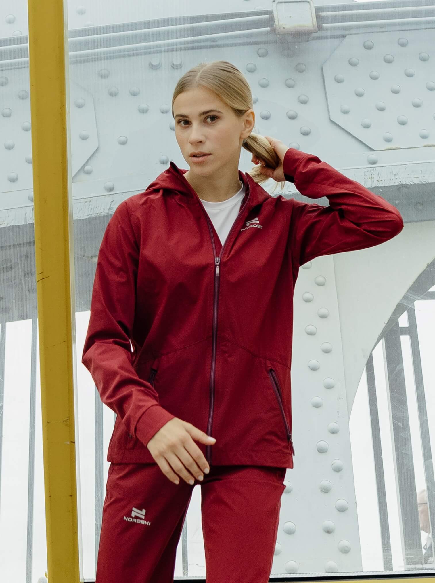 Женская ветровка Nordski Pro Energy ruby