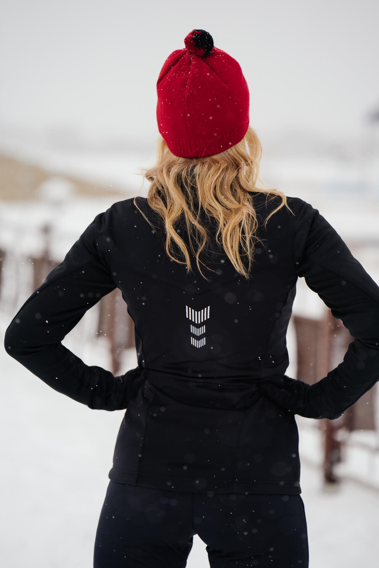 Nordski Base тренировочная куртка женская black-red - 2