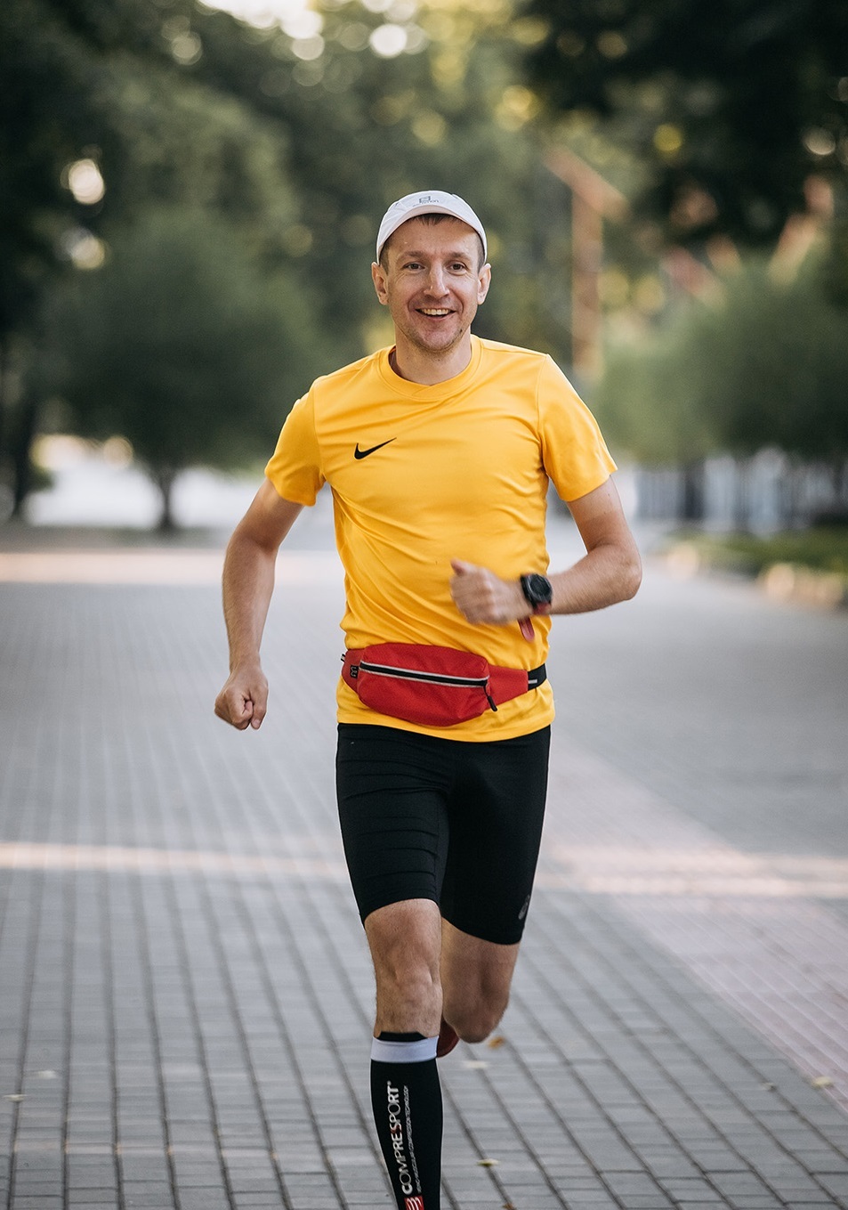 Сумка для бега Enklepp Marathon Waist Bag red купить в интернет-магазине  Five-sport с доставкой по Москве и РФ