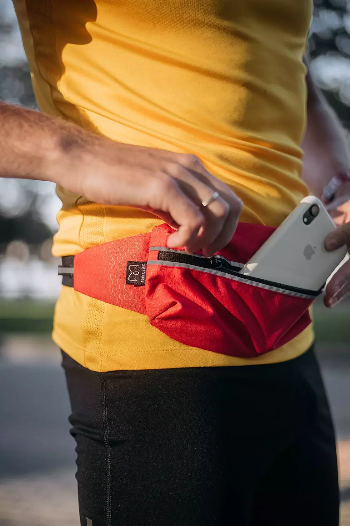 Сумка для бега Enklepp Marathon Waist Bag red купить в интернет-магазине  Five-sport с доставкой по Москве и РФ