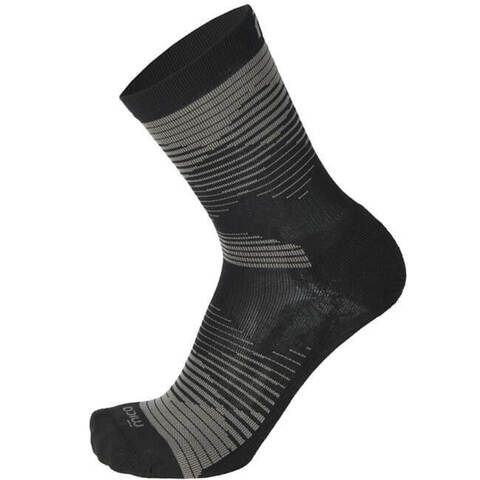 Спортивные носки средней высоты Mico Extra Dry Outlast Run черные