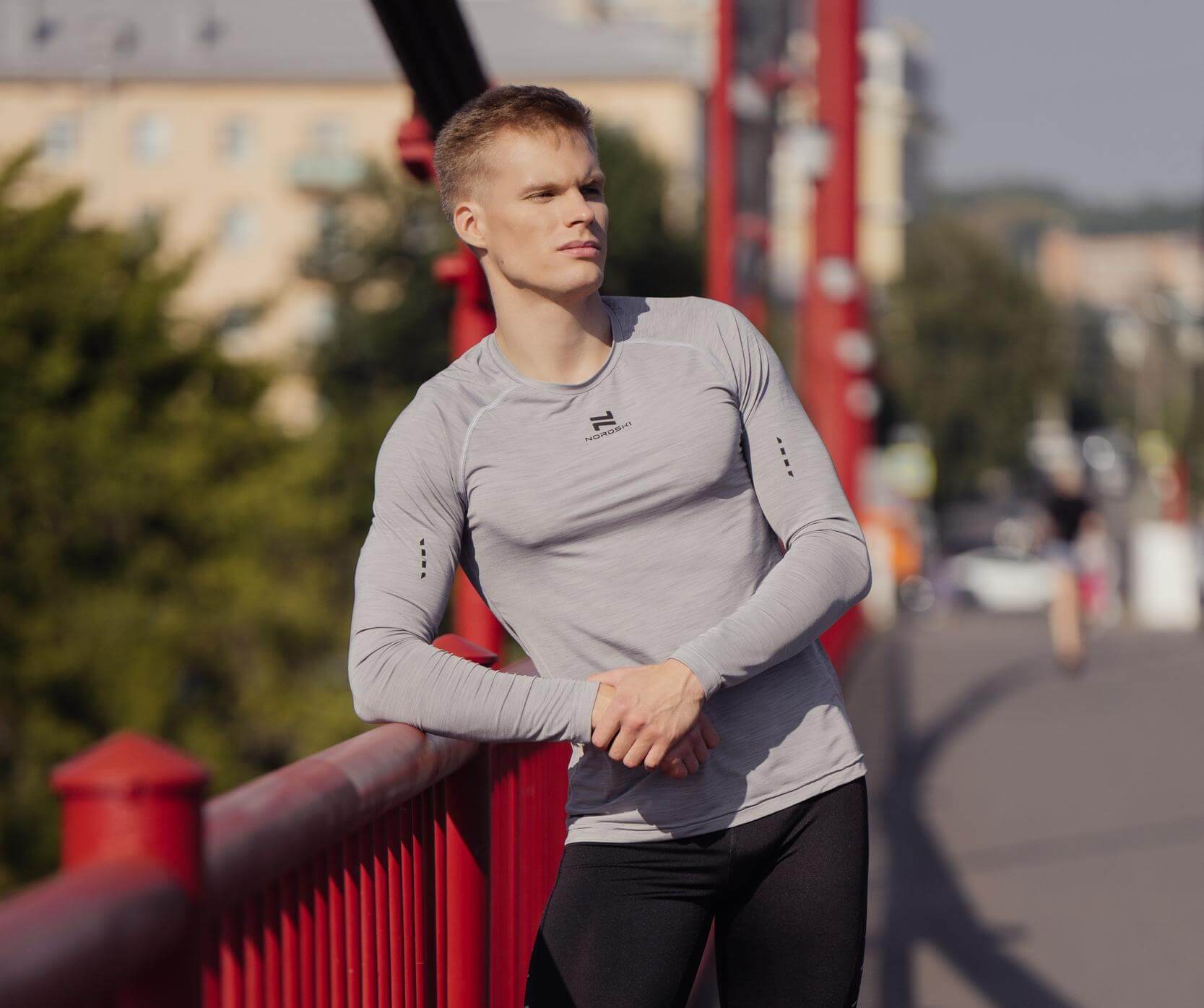 Спортивная футболка с длинным рукавом мужская