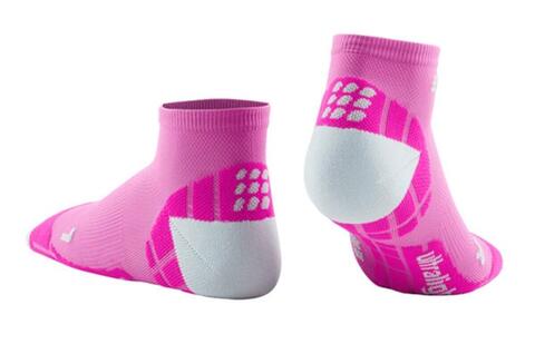 Женские ультратонкие компрессионные носки CEP розовые