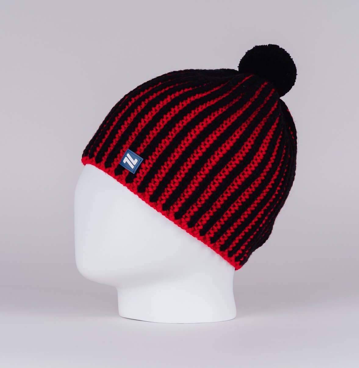 Вязаная шапка с шерстью Nordski Wool black-red
