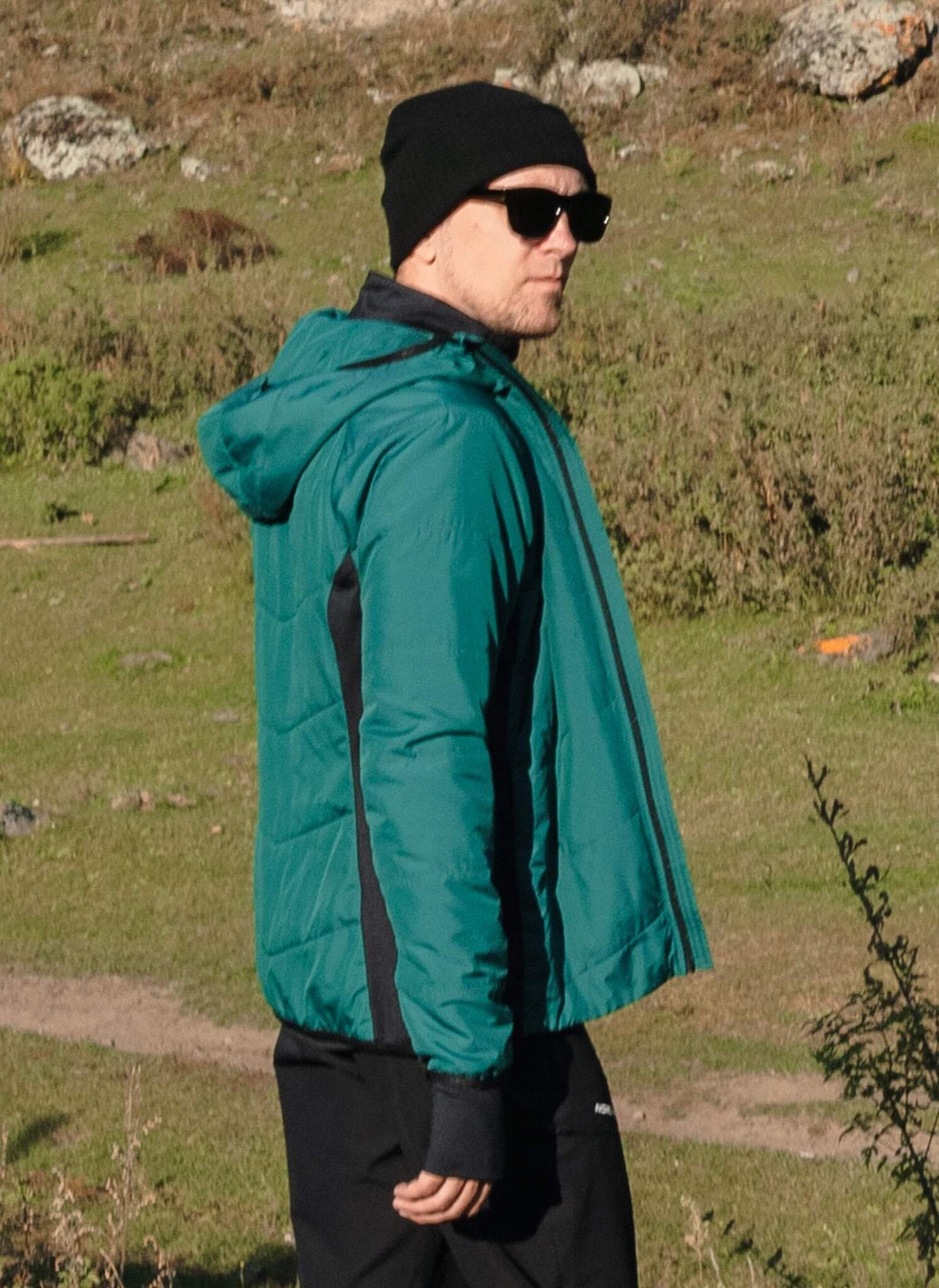 Мужская тренировочная куртка капюшоном Nordski Hybrid Warm alpine green-black - 2