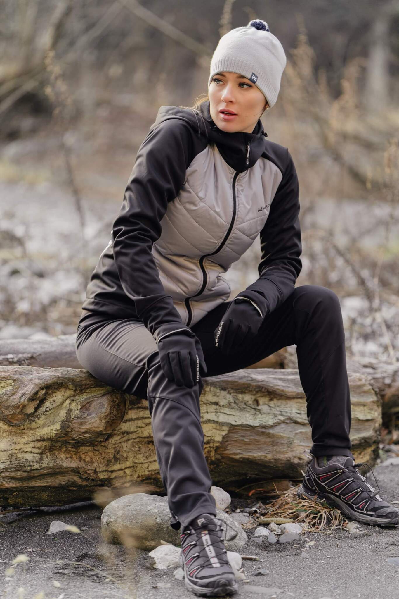 Женская тренировочная куртка с капюшоном Nordski Hybrid Hood black-grey - 9