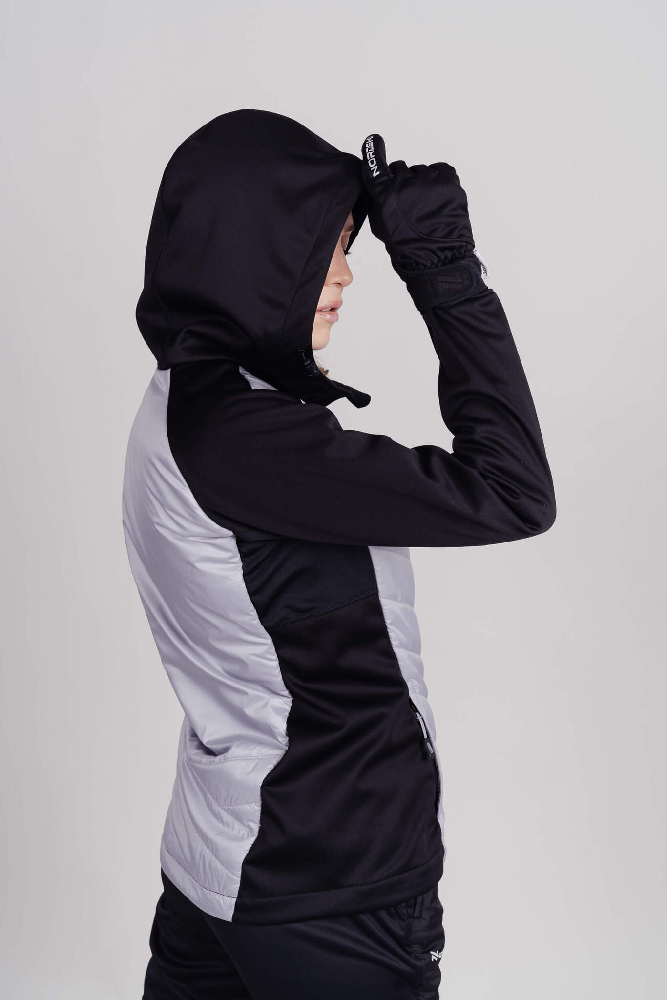 Женская тренировочная куртка с капюшоном Nordski Hybrid Hood black-grey - 8