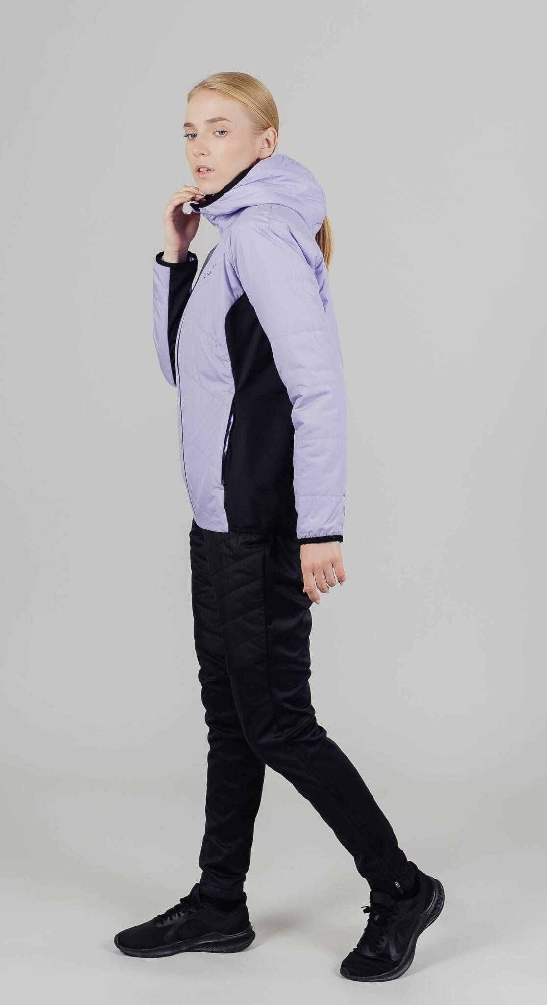 Женская тренировочная куртка с капюшоном Nordski Hybrid Warm lavender-black - 7