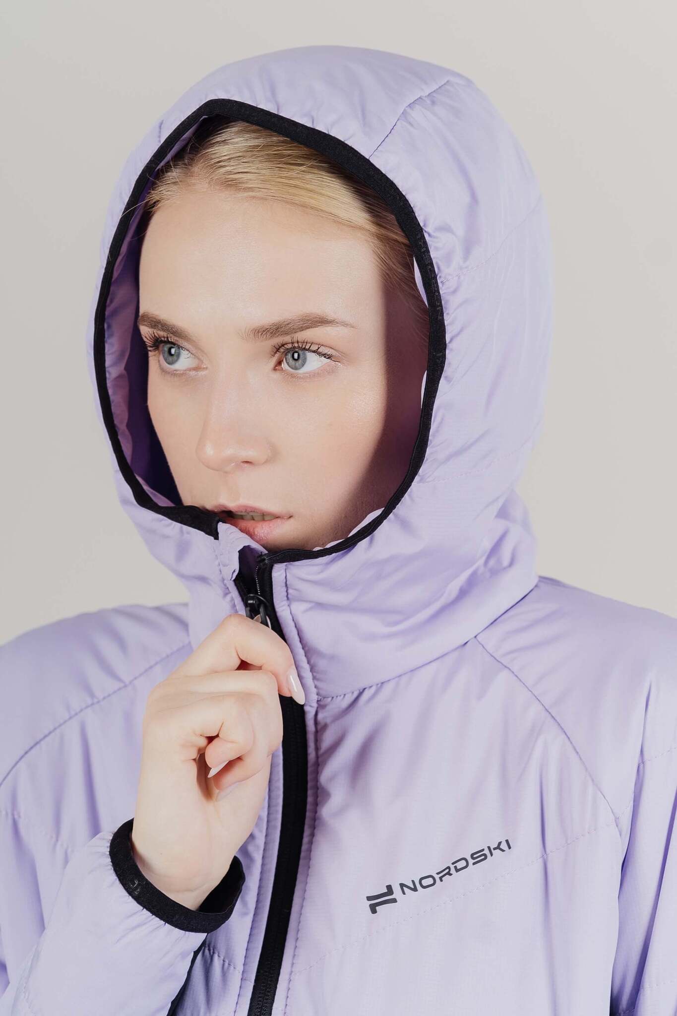 Женская тренировочная куртка с капюшоном Nordski Hybrid Warm lavender-black - 3