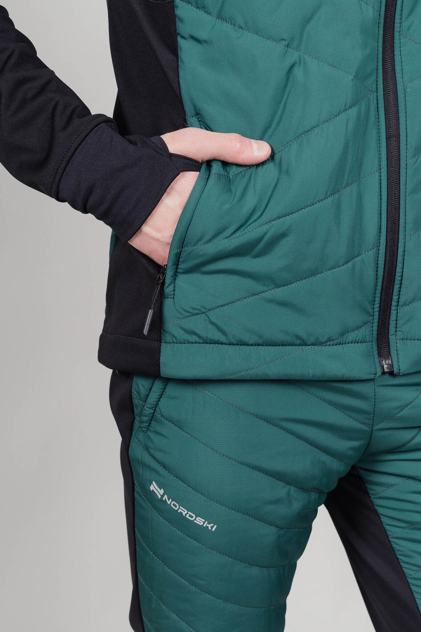 Мужской лыжный костюм с капюшоном Nordski Hybrid Pro black-alpine green - 8