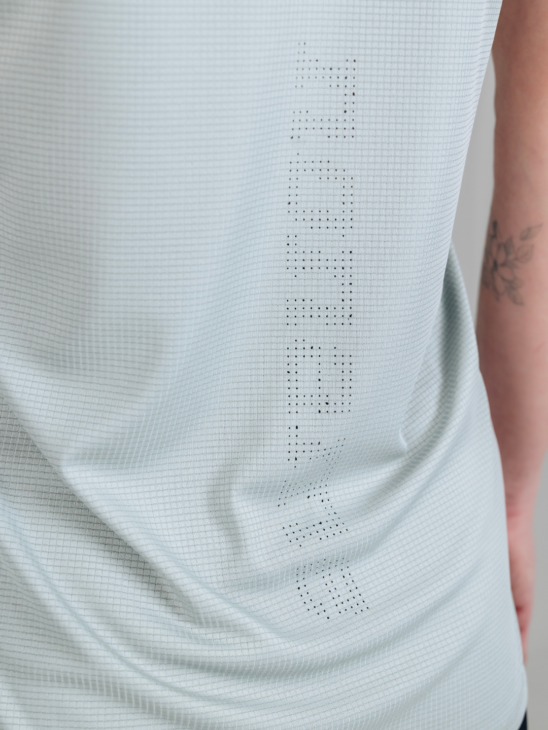 Женская спортивная тренировочная футболка Noname Pace T-Shirt 26 dusty green - 4